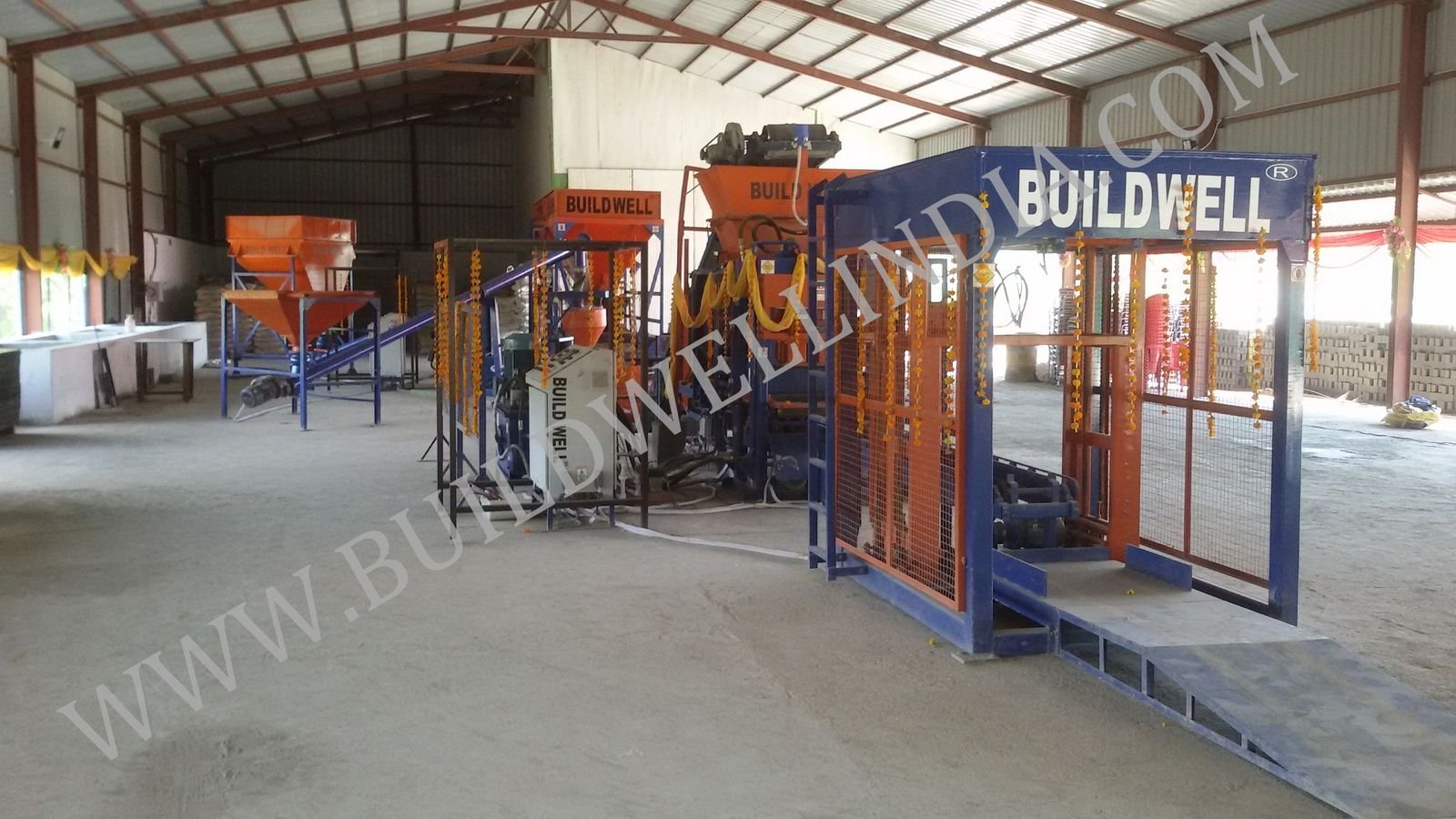 BW-6-15 (3-in-1) — Fully Automatic 3-in-1 · 15-Brick Mould · Colour Pavers
